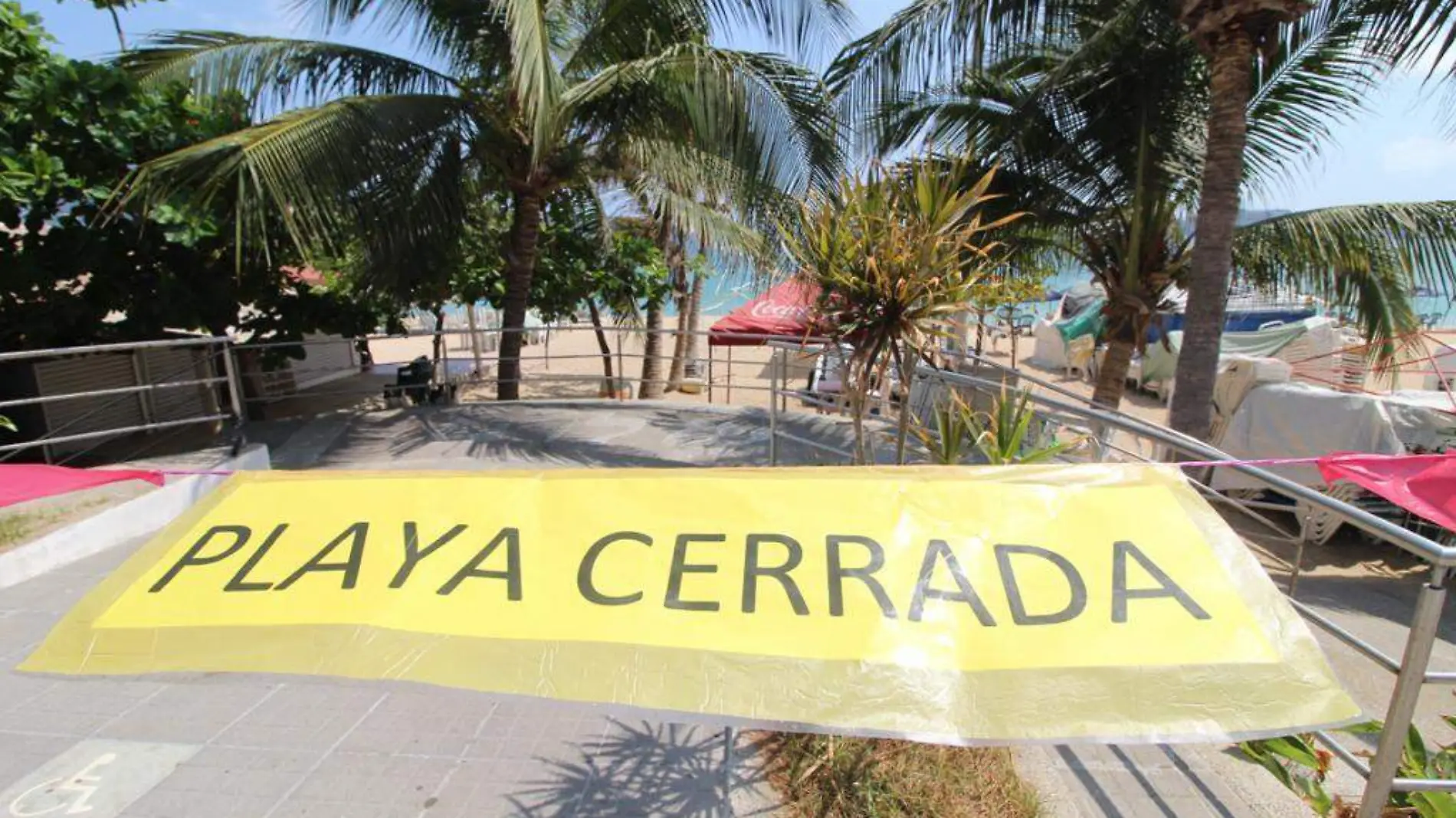 playa cerrada acapulco